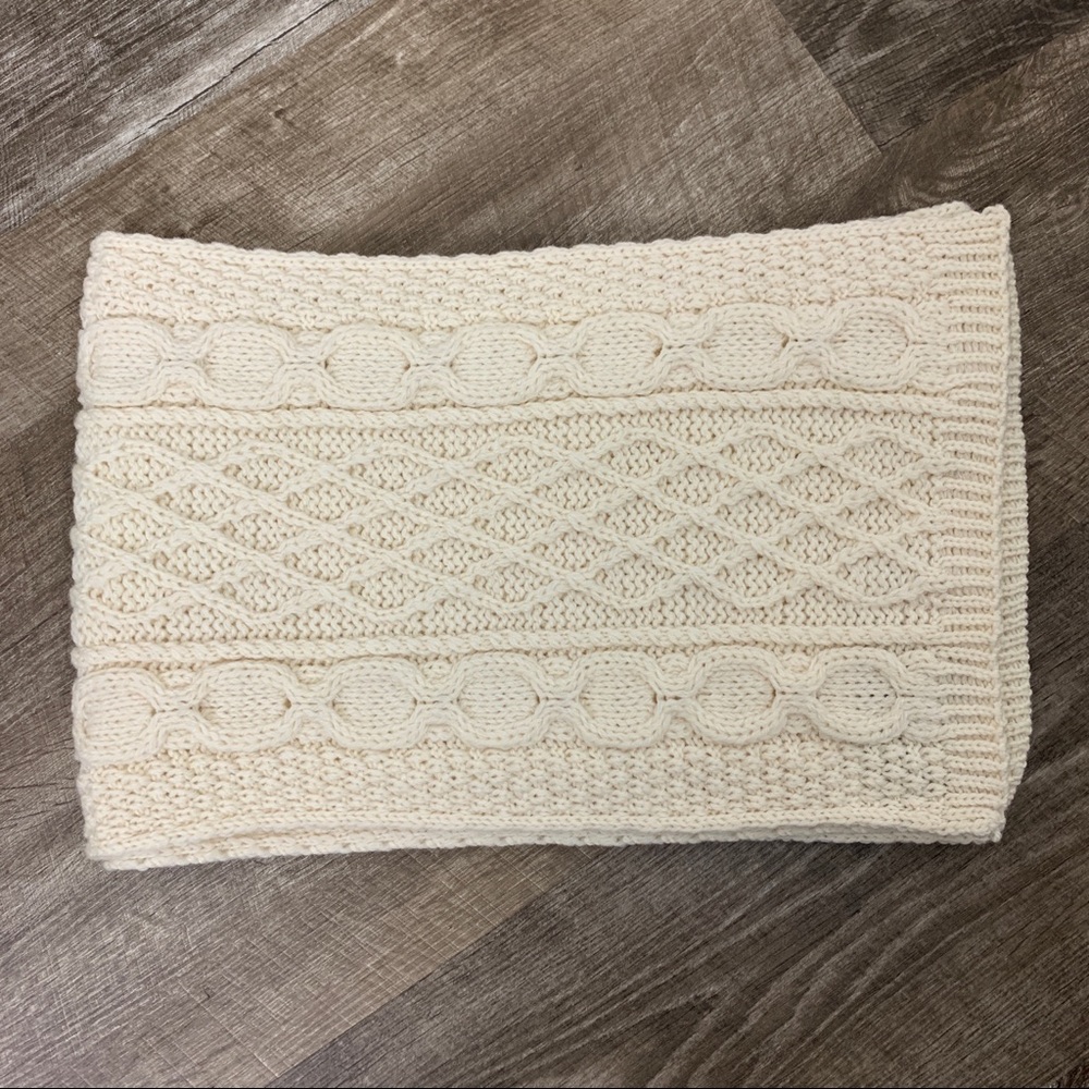 ARAN SWEATER MARKET Kenny Cable Knit Wool Scarf
